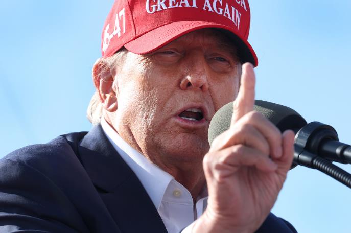 特朗普呼吁伊朗无条件投降