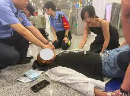 休假护士咬掉穿戴甲300秒极限救人