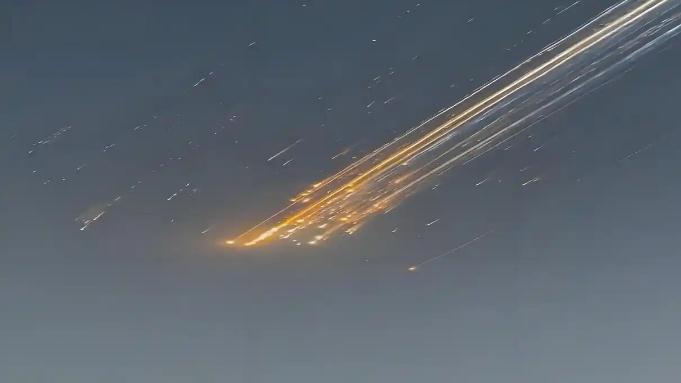 罕见第一视角!马斯克星舰完成试飞