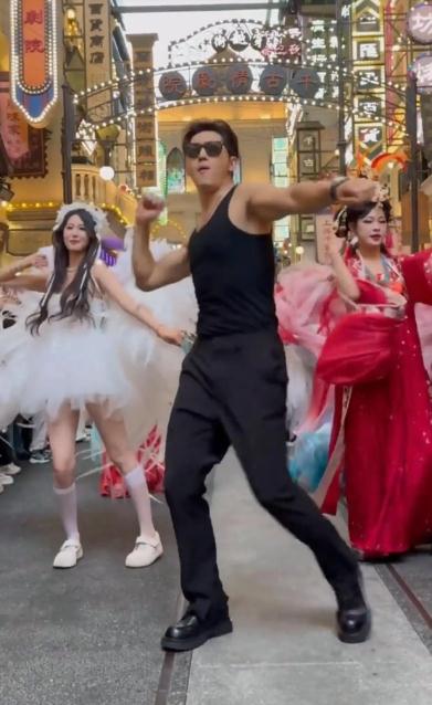 演员史元庭回应景区打工