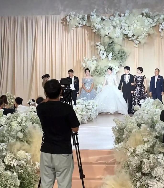 章若楠3妹婚礼现场曝光