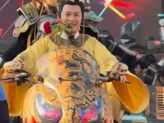 郑国霖谈景区打工:过气明星缺钱 引起网友热议!