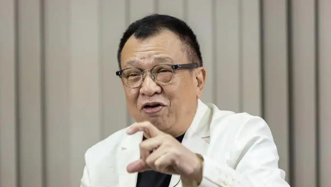 佘诗曼急回香港探望许绍雄