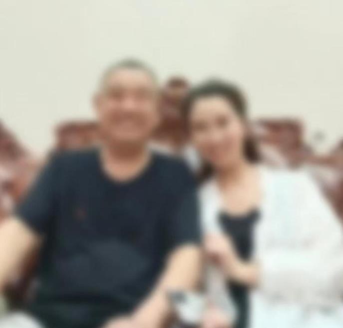 丈夫病亡两天后妻子也离世 妹妹发声