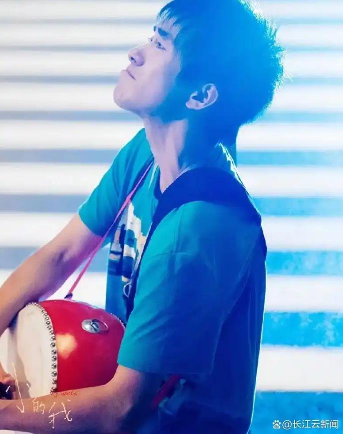 易烊千玺获金鸡奖最佳男主角