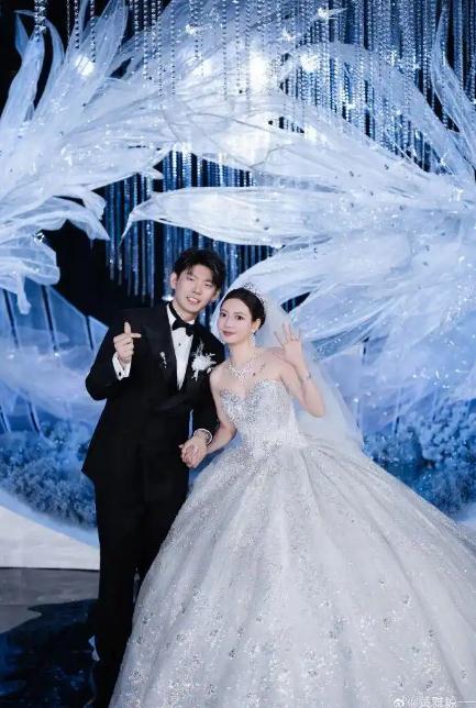 马龙樊振东给黄雅琼婚礼送祝福