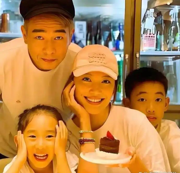 应采儿回应没去陈小春演唱会