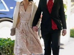 马斯克罕见牵手印度裔女友 两人亲密互动引发关注!