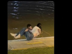 外国留学生在中国跳湖救人 毛宁点赞 善良无国界