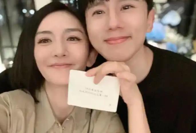 张杰发文力挺谢娜开演唱会