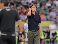 韩国主帅：输球非食物中毒就是踢得烂 媒体严厉批评引发争议